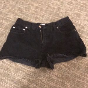 black mid rise/highwaisted black shorts